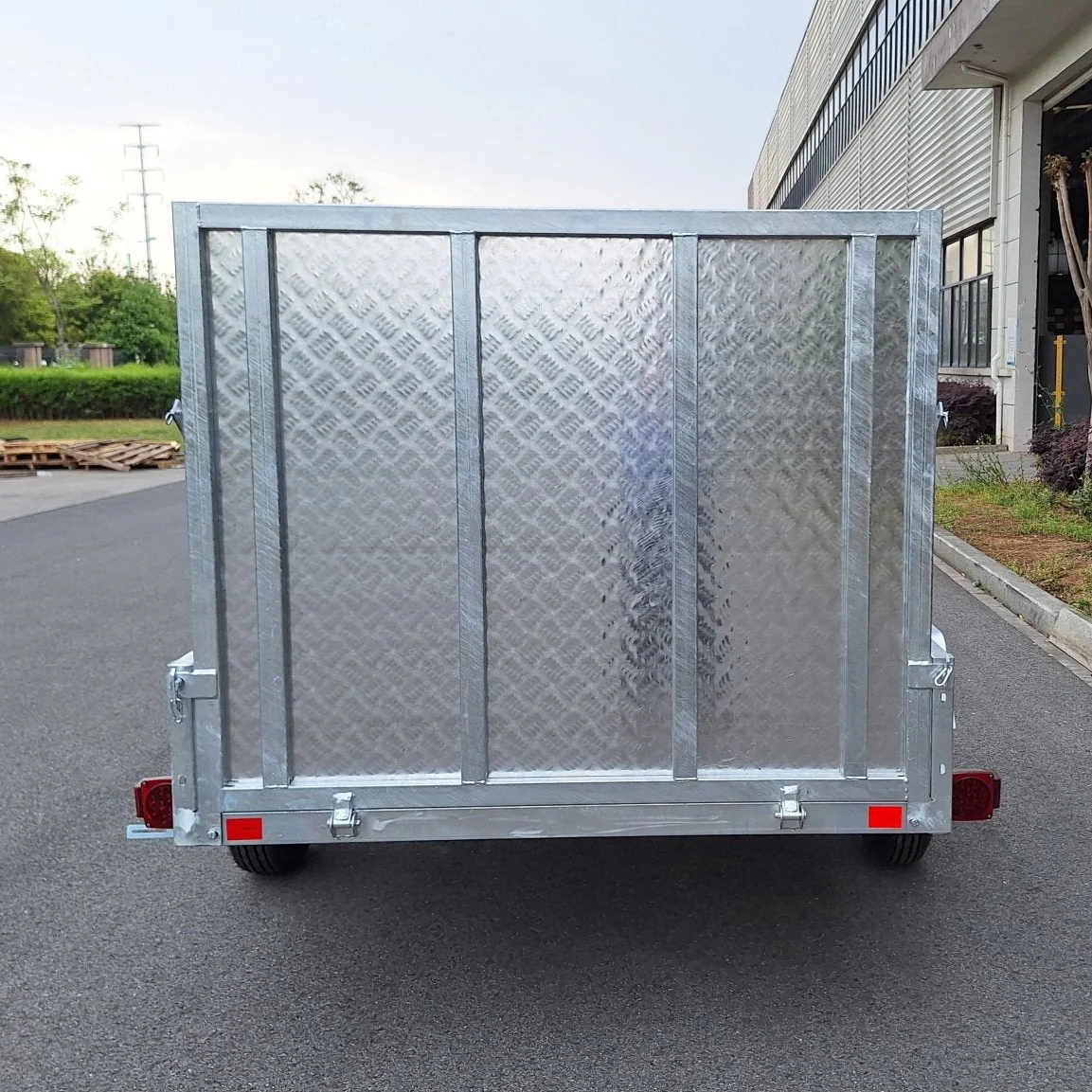 5x8 ft Heavy-Duty Galvanized Utility Trailer – Built-in ATV Ramps | Rust-Resistant Multi-Purpose Hauler AWA96BA - Image 4
