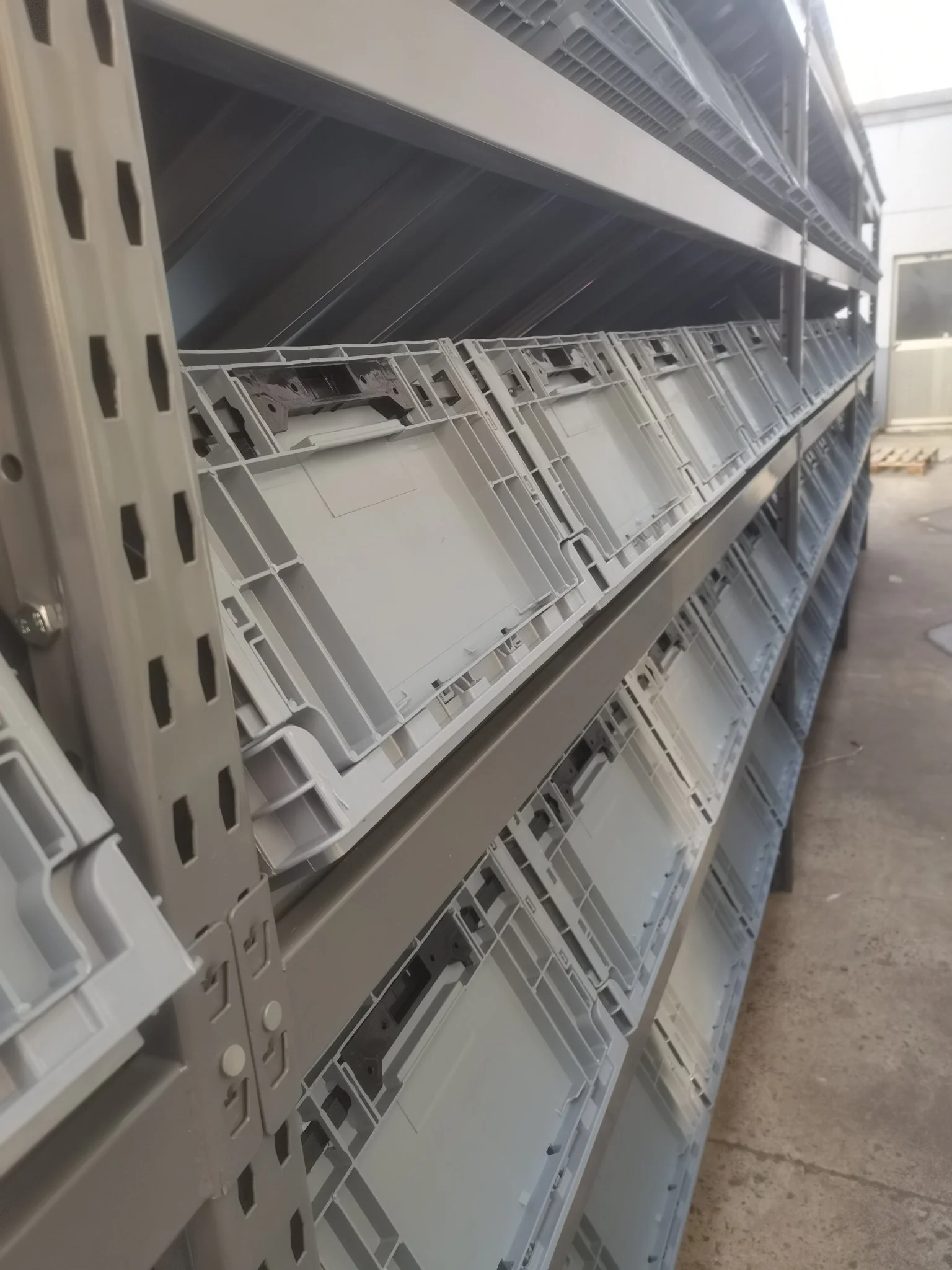 New Heavy Duty Industrial Storage Rack – SR81050 4 Bays, 5 Slant Shelves, 5000 lbs Capacity (250521S) - Image 3
