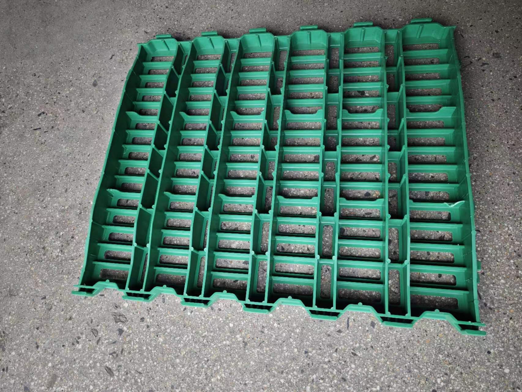 Heavy-Duty Interlocking Sub Floor Plastic Panels – 3.11 Sq Ft Modular Flooring 1024859 - Image 3