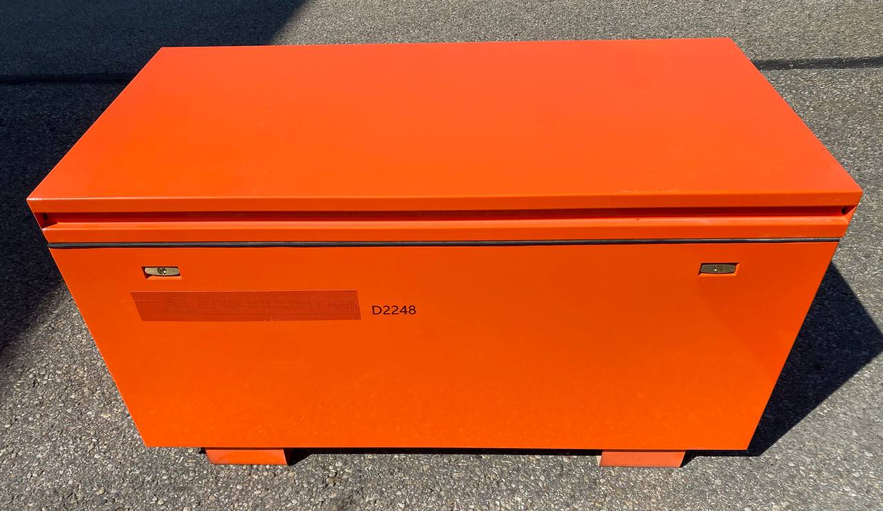 Heavy-Duty Job Box – 48 x 22.5 Steel Storage Chest with Gas Struts & Lockable Lid RB38481