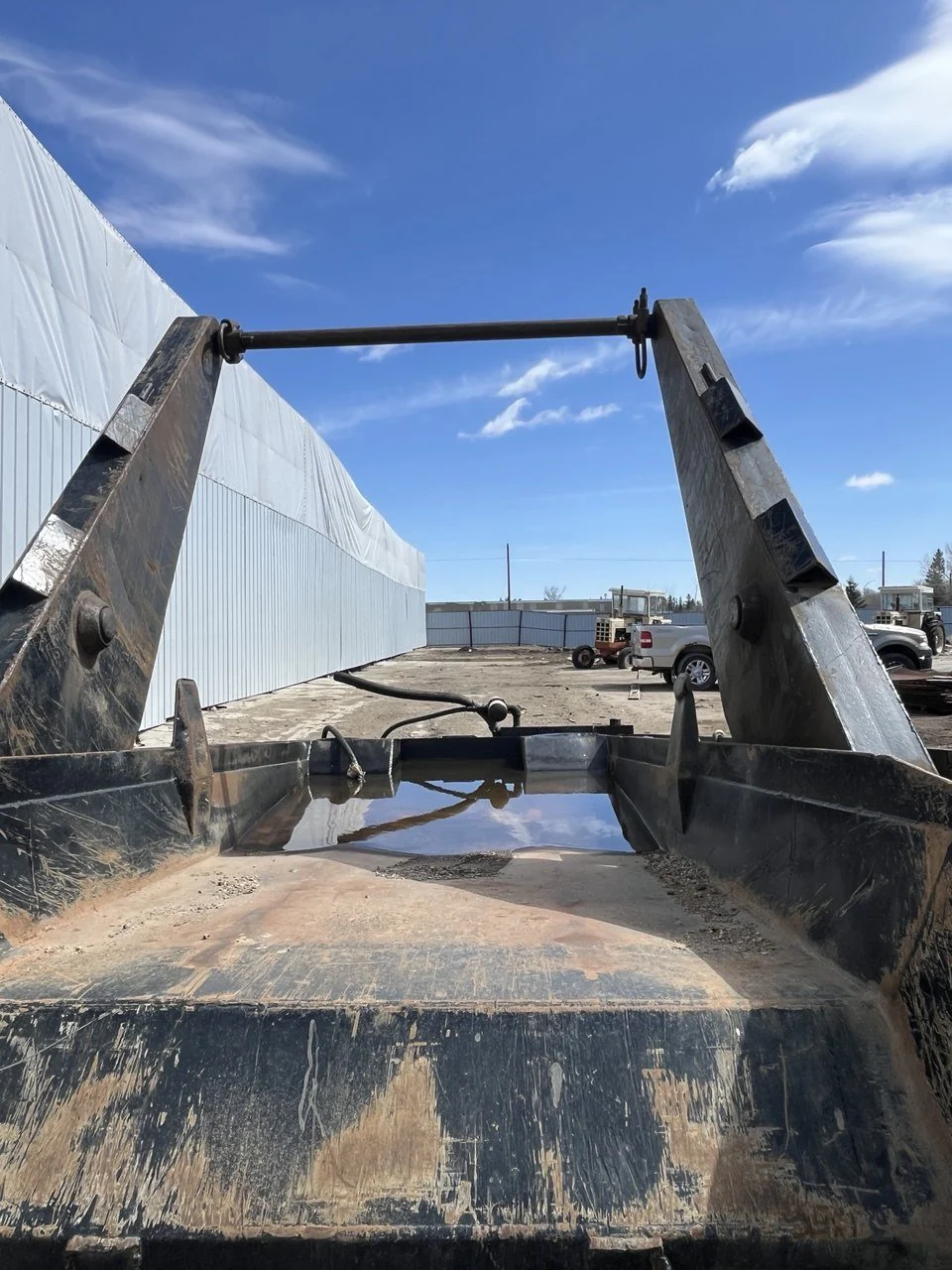 Heavy Duty Lugger Body / Roll-Off Hoist Truck Body – Scrap Bin, Demolition, Waste Container System – Used - Image 4