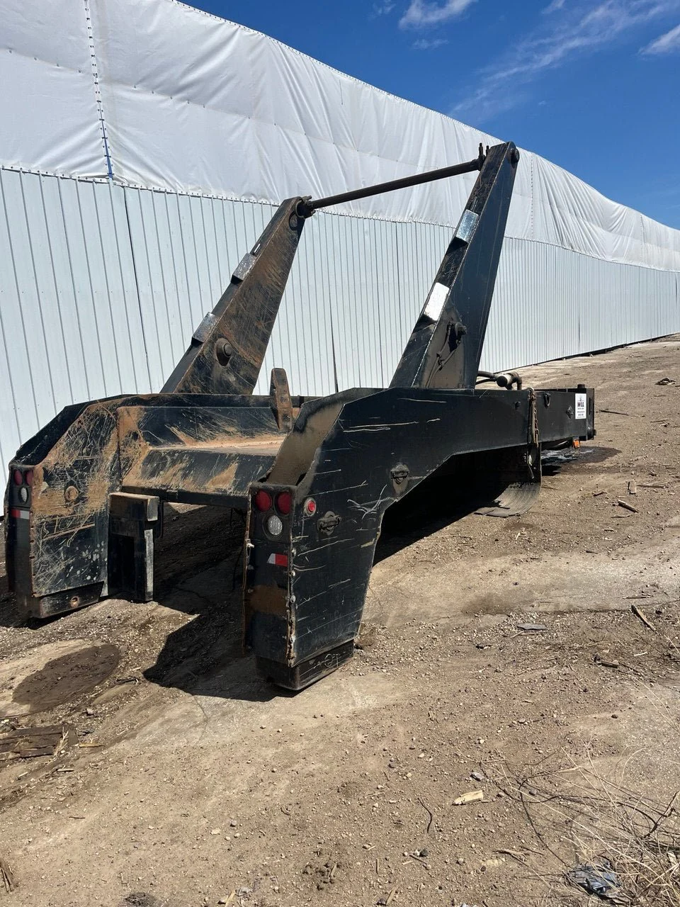 Heavy Duty Lugger Body / Roll-Off Hoist Truck Body – Scrap Bin, Demolition, Waste Container System – Used - Image 7