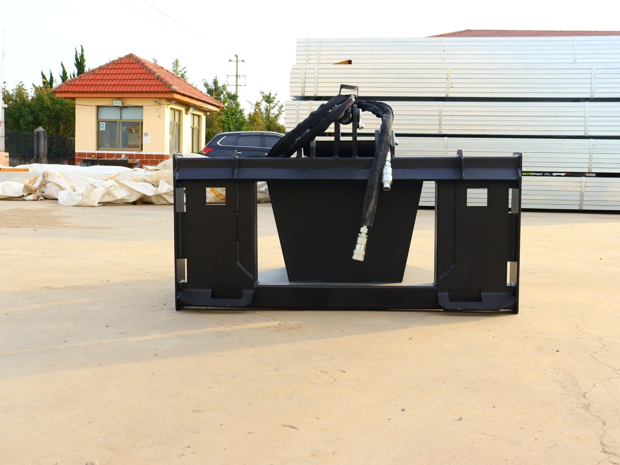 Heavy-Duty Skid Steer Hydraulic Stump Bucket Grapple for Tree and Root Removal SU12026 - Image 3