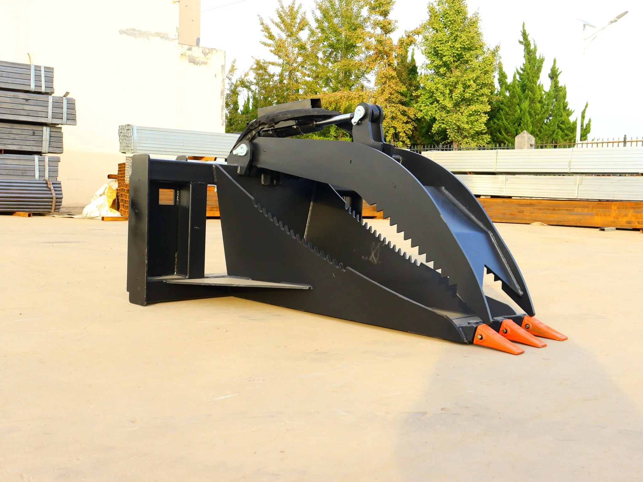 Heavy-Duty Skid Steer Hydraulic Stump Bucket Grapple for Tree and Root Removal SU12026 - Image 6
