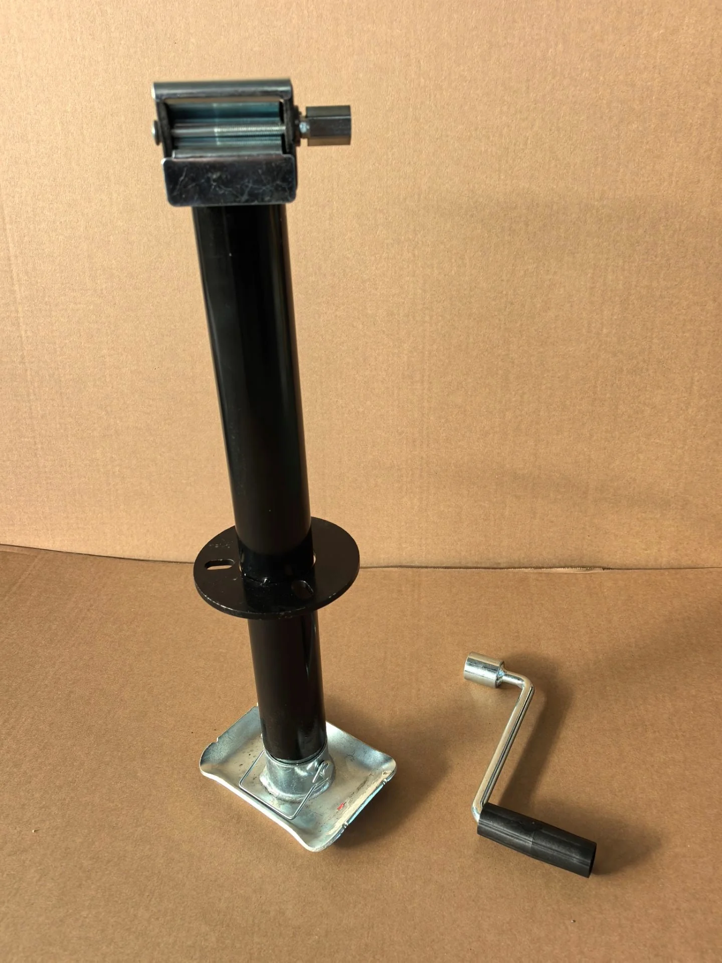 Heavy-Duty Trailer Jack 5000 lb Capacity 15″ Travel Powder-Coated Steel TR1621 - Image 2