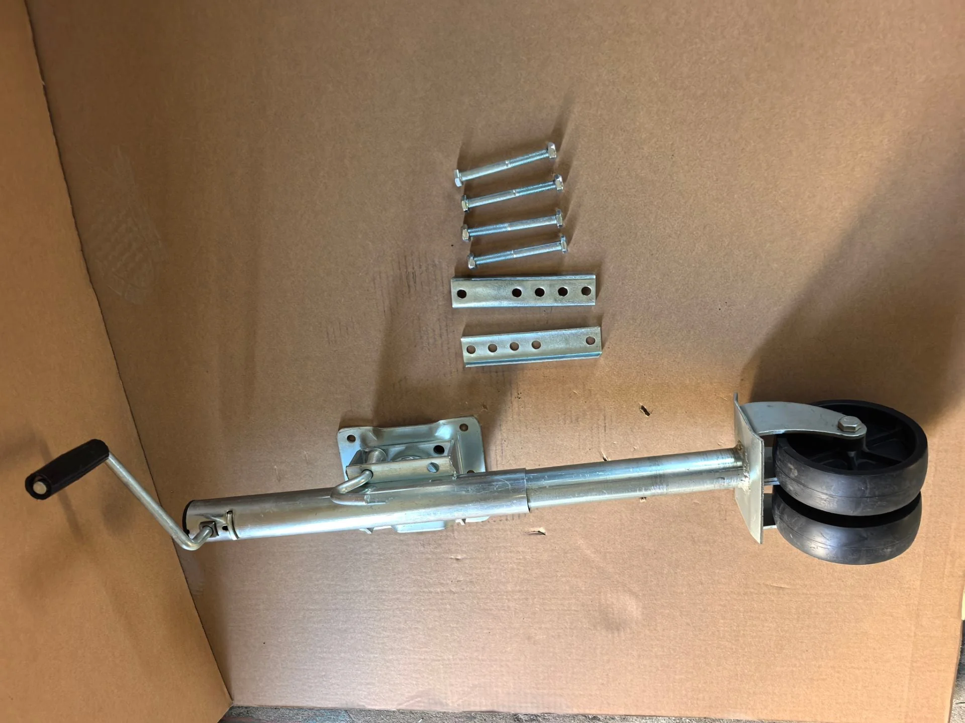 Heavy-Duty Trailer Jockey Wheel with Dual 6″ Solid Wheels 2,000 lb Capacity JW1605 - Image 3