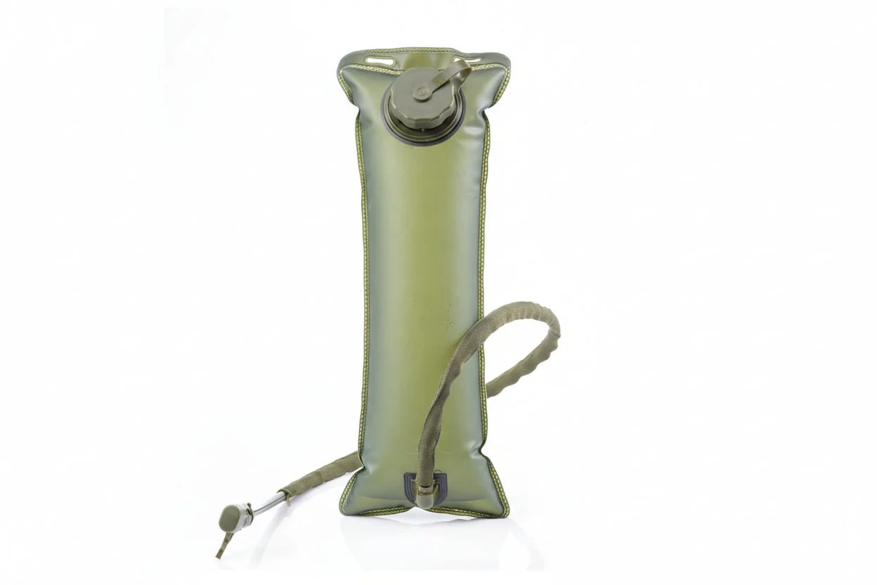 Hydration Backpack with 2.5L Water Bladder Woodland Camo HY2005D - Image 2