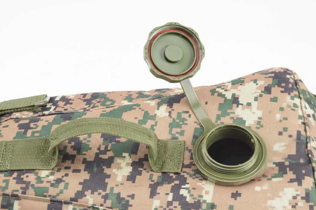 Hydration Backpack with 2.5L Water Bladder Woodland Camo HY2005D - Image 4