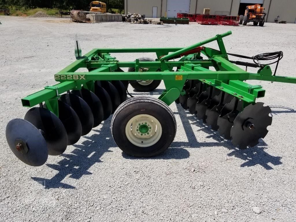 Industries America 10 FT & 12 FT Wide Pull-Type Disk Harrow - Image 3