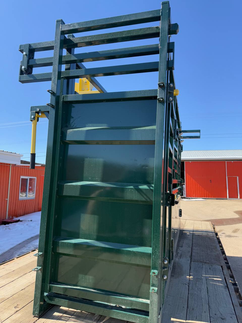 Livestock Cattle Squeeze Chute with Head Gate Cattle Handling System - Image 9