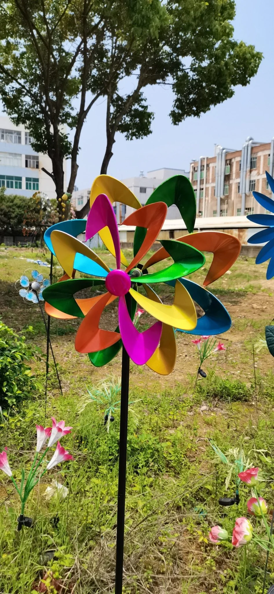 Metal Garden Wind Spinner Windmill – Kinetic Yard Art Ornament - Image 4