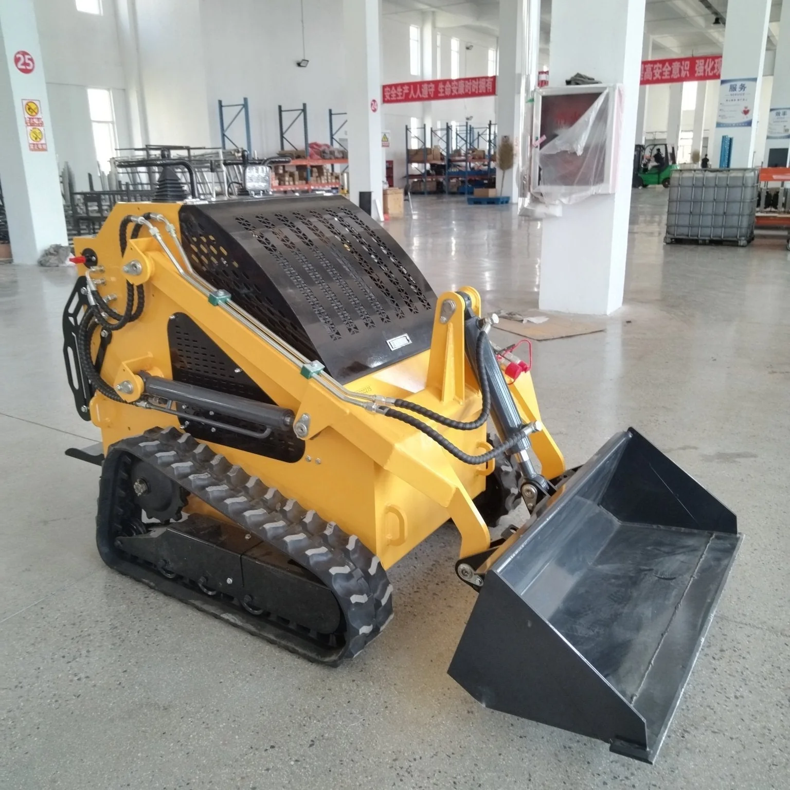 Mini Skid Steer Tracked Compact Loader – Heavy-Duty T380 & T460 Models for Construction & Landscaping - Image 5