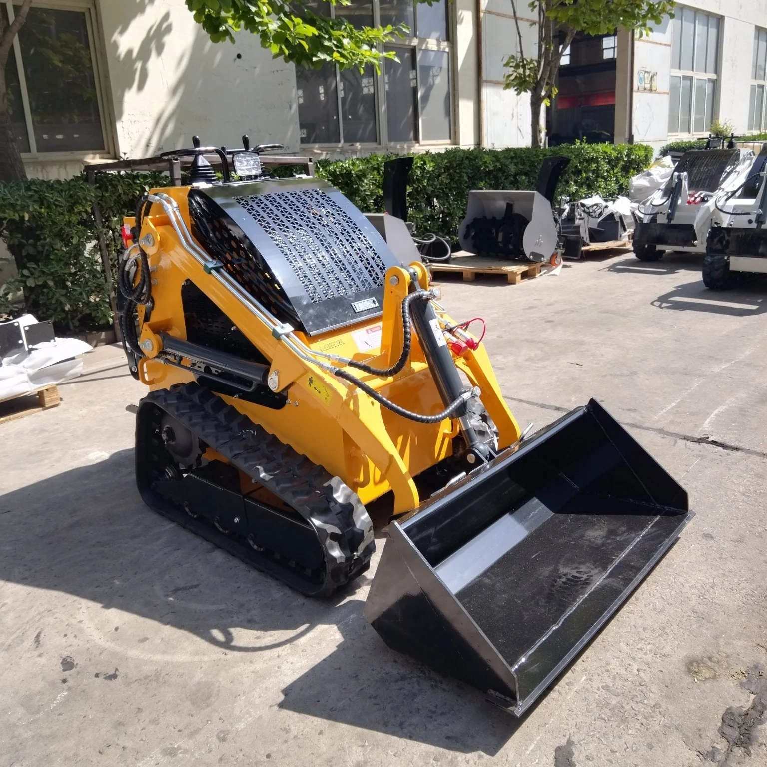 Mini Skid Steer Tracked Compact Loader – Heavy-Duty T380 & T460 Models for Construction & Landscaping - Image 8