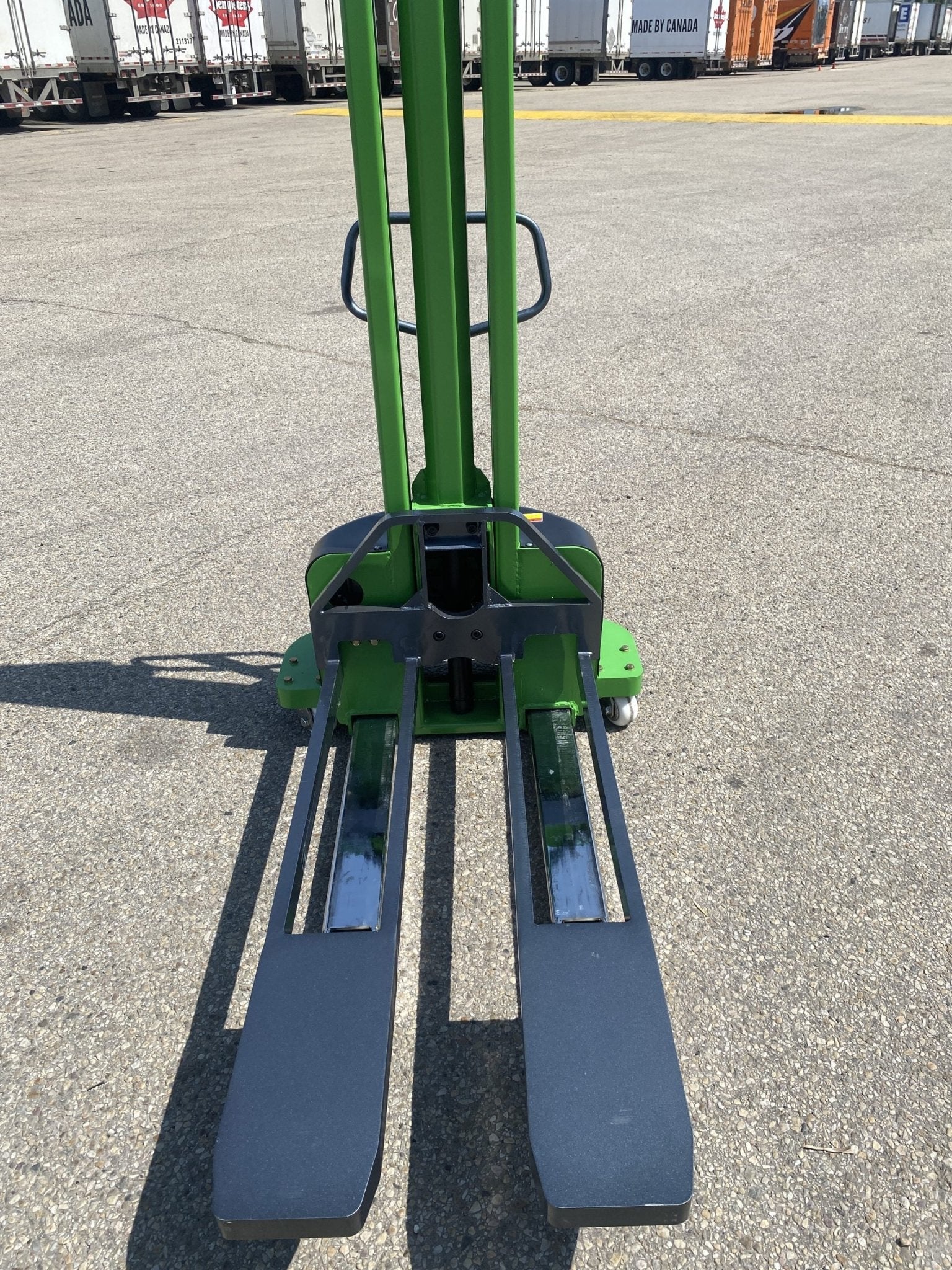 2200 lb Portable Electric Pallet Jack Forklift Stacker 1300mm Lift ES121000 - Image 10