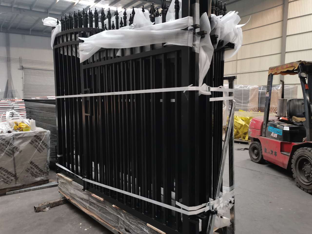 NEW 88 FT Bi-Parting Ornamental Wrought Iron Gate & Fence Panel Kit 5120610 - Image 4