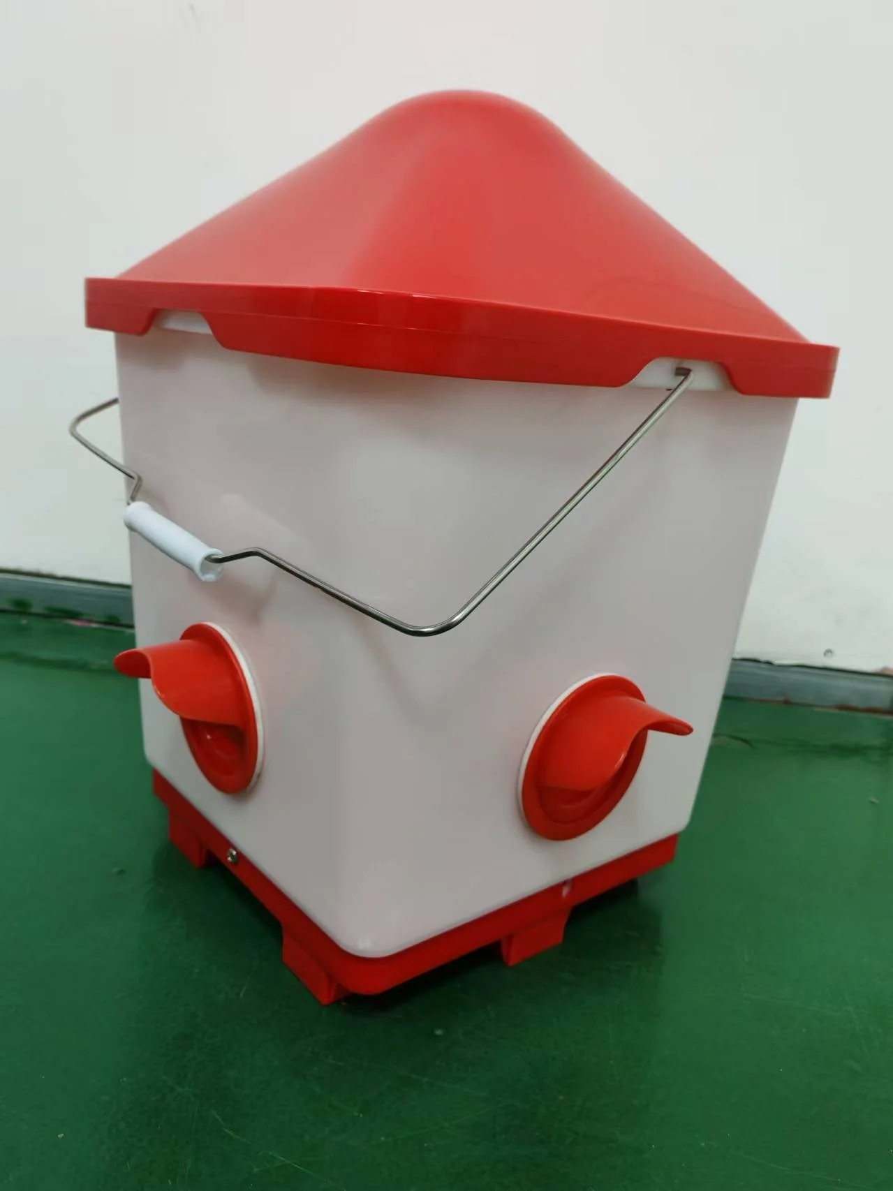 NEW Hanging Heated 5 Gallon Chicken Waterer &amp; Feeder 9654612 - Image 6