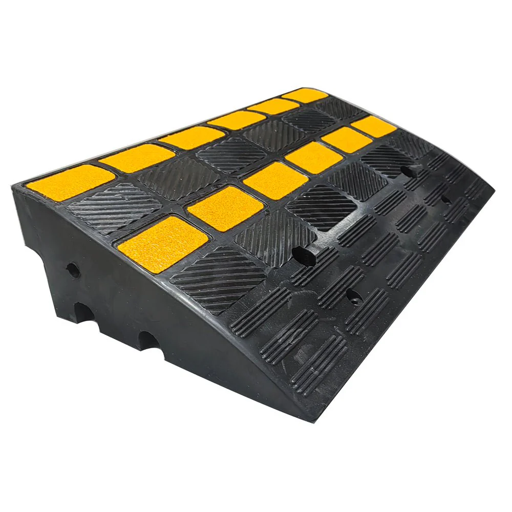 New Heavy-Duty Curb Ramp – Yellow & Black Rubber Threshold Ramp 603515 - Image 4