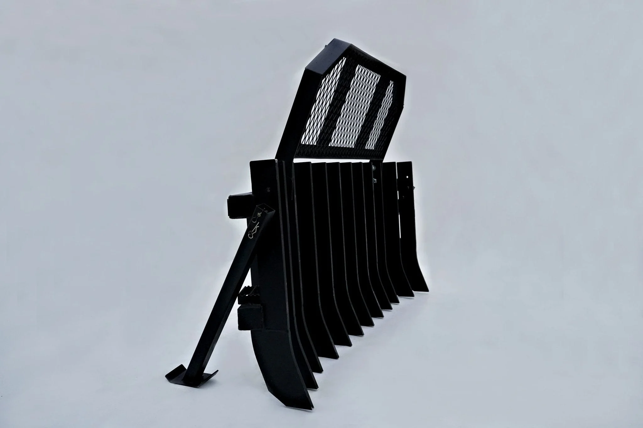 New Skid Steer Rake Screen Attachment – 70 Weed & Brush Clearing Tool with Protective Mesh SU22501 - Image 5