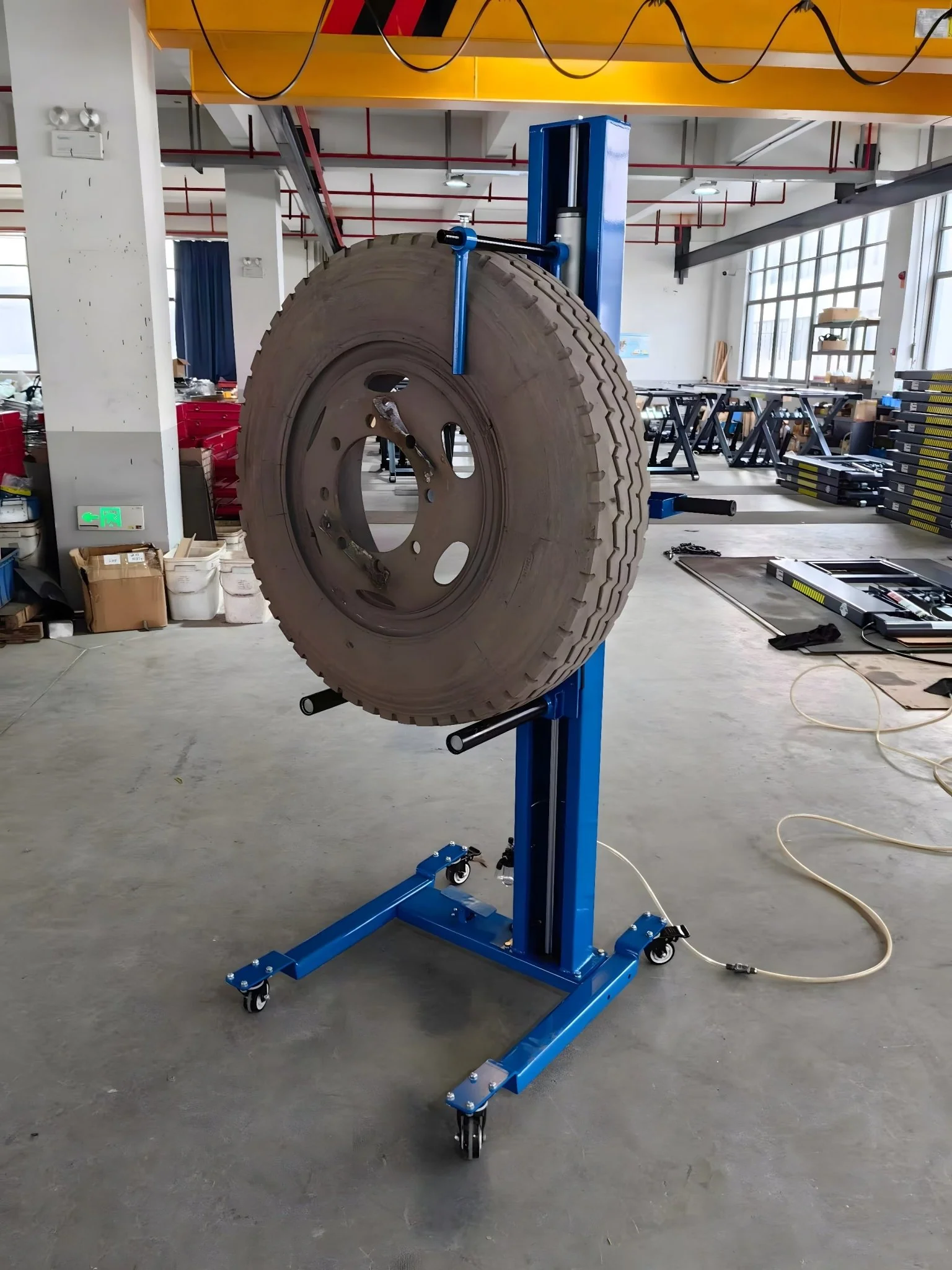 Pneumatic Wheel Lift – Portable Tire Handler for R13–R22, 200 lb Capacity | TTL90130 - Image 2