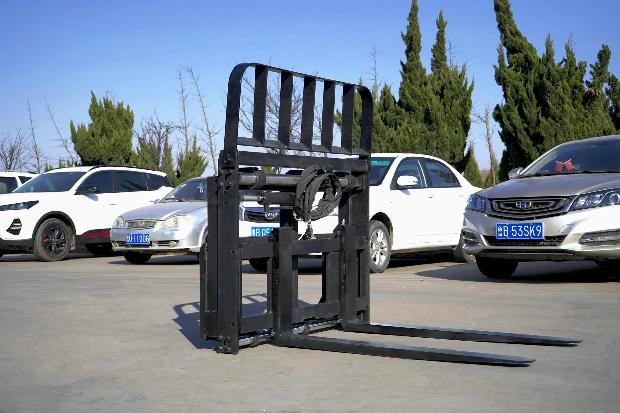 5000 LB Side Shift Pallet Forks – Heavy-Duty Skid Steer Attachment | Model 294259 - Image 7