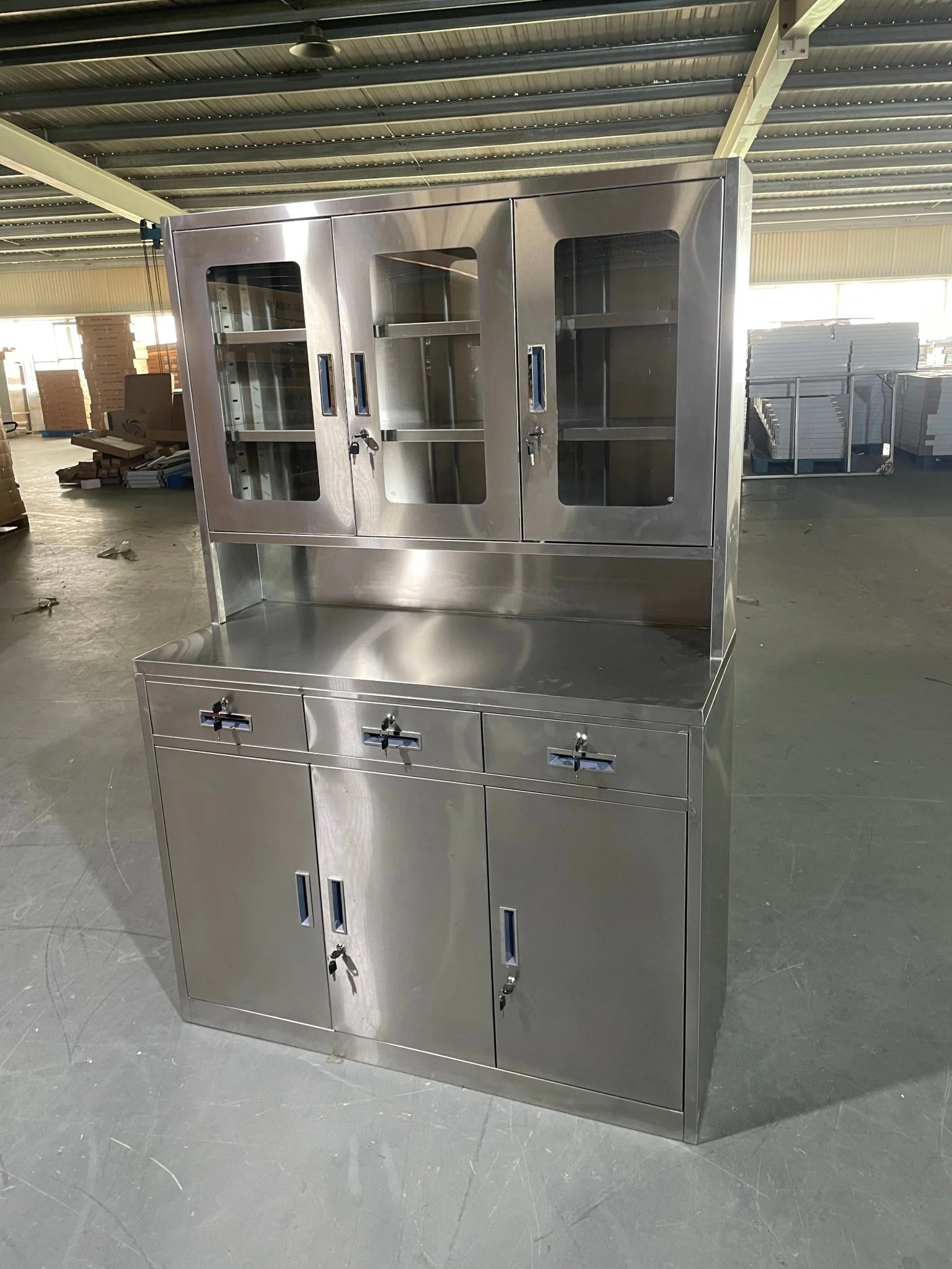 Stainless Steel Garage Storage Cabinet – Heavy-Duty Utility Tool Locker with Lock | Model 1218243 - Image 3