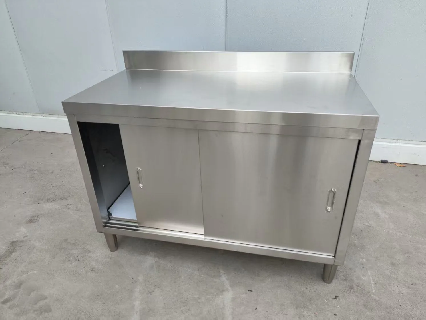 Stainless Steel Sliding Door Workbench – Garage & Restaurant Prep Table | Model 1218237 - Image 2