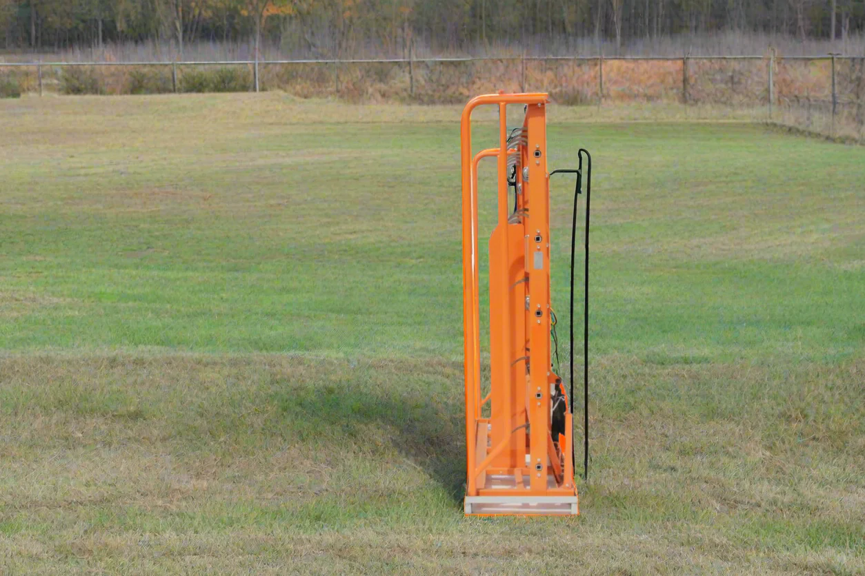 New Skid Steer Hay Accumulator Attachment– 24 Hook, 8-10 Bale Grab – SU328384 - Image 2