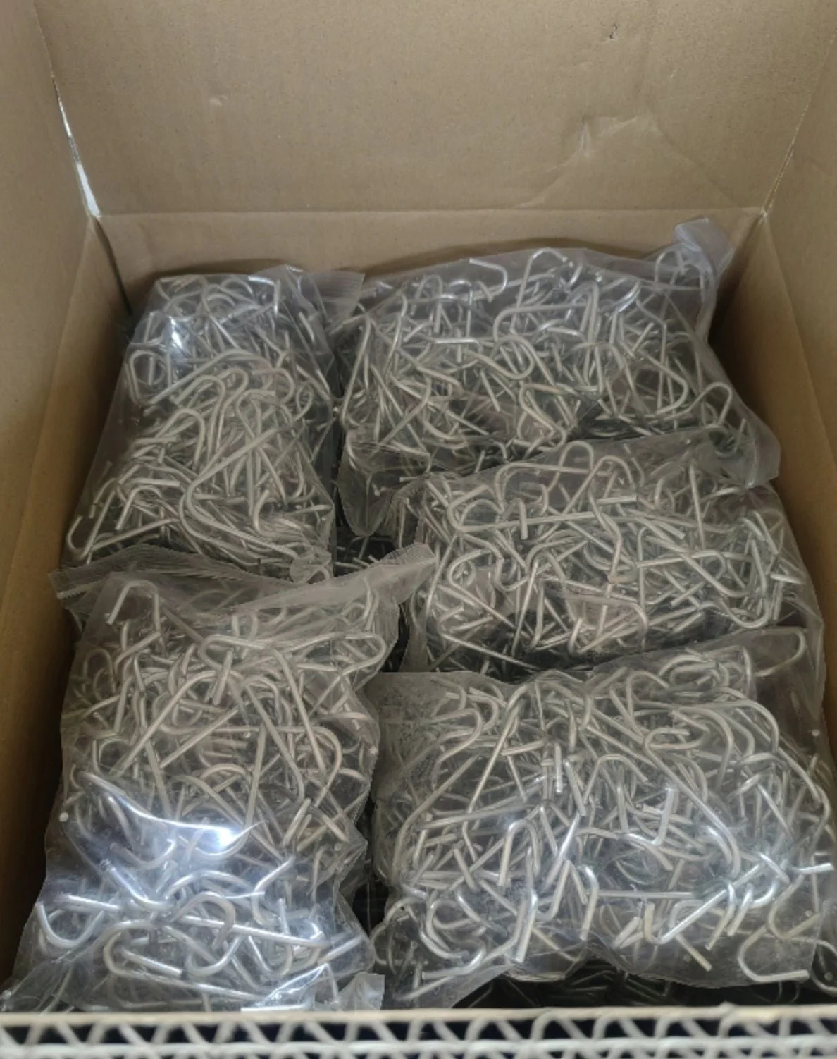 T-Post Wire Clips 100 Pack – Heavy Duty Galvanized Fence Wire Fasteners for Agricultural Fencing 1126490 - Image 2