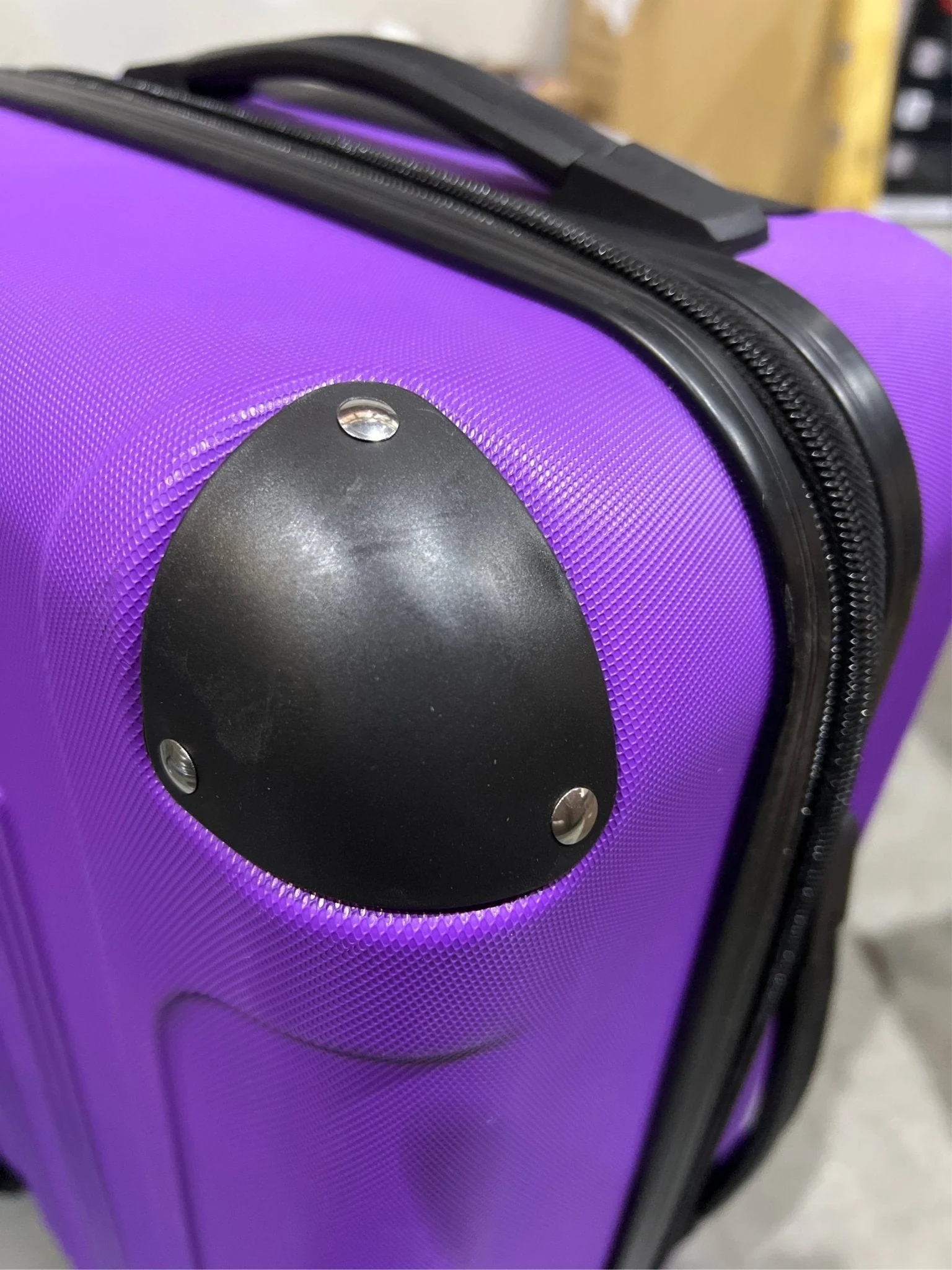 Travelers Club 20" Chicago Expandable Spinner Carry-On Luggage Purple/Pink [color may vary], used, has scratches - Image 6