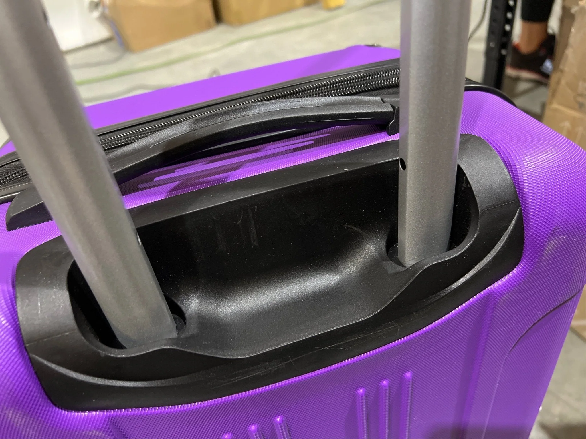 Travelers Club 20" Chicago Expandable Spinner Carry-On Luggage Purple/Pink [color may vary], used, has scratches - Image 8