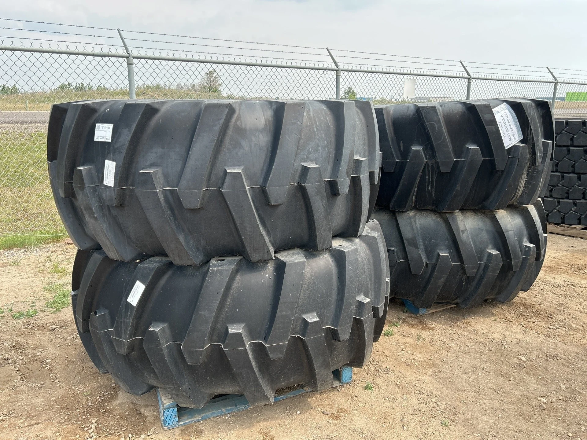 Westlake LS25 30.5L-32 26PR Forestry Tire – Logger/Agriculture Bias – Max Load 15,653 lbs – WL30532
